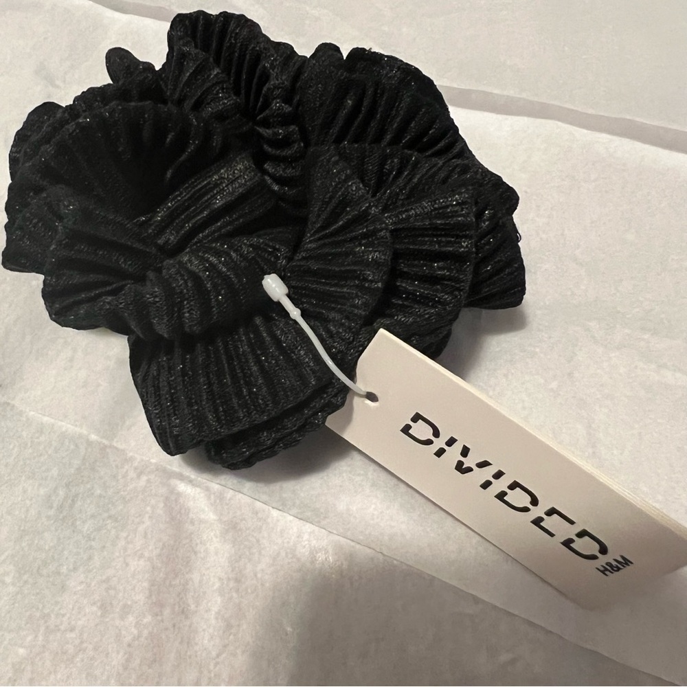NWT H&M Divided Hair Scrunchie Black Ribbed Sparkle